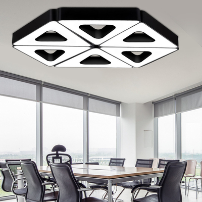 Schwarze galvanisierte lineare Lichter LED, Dreieck industrielles lineares hängendes beleuchtendes Soem